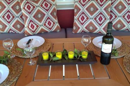 Olive Garden Guest House Kyparissia Eksteriør billede